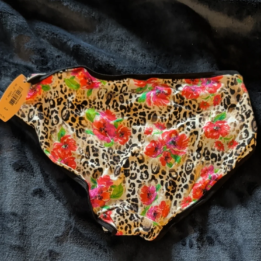 NWT Victoria's Secret Hip Huggers In Floral Leopard Print and Black Paisley - Picture 4 of 7